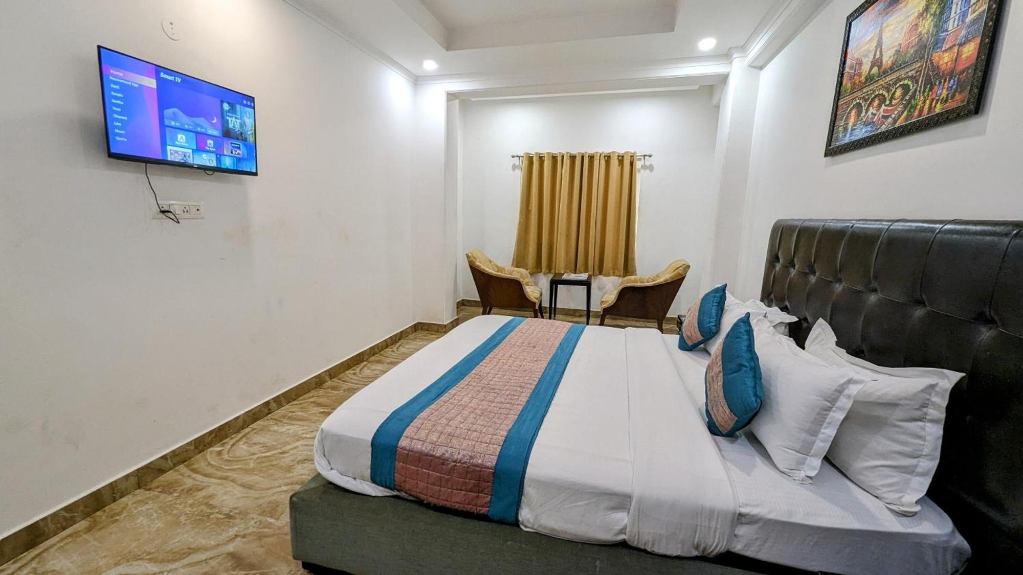 Hotel Moon Taj Near Yashobhoomi Convention Centre เดลี ภายนอก รูปภาพ