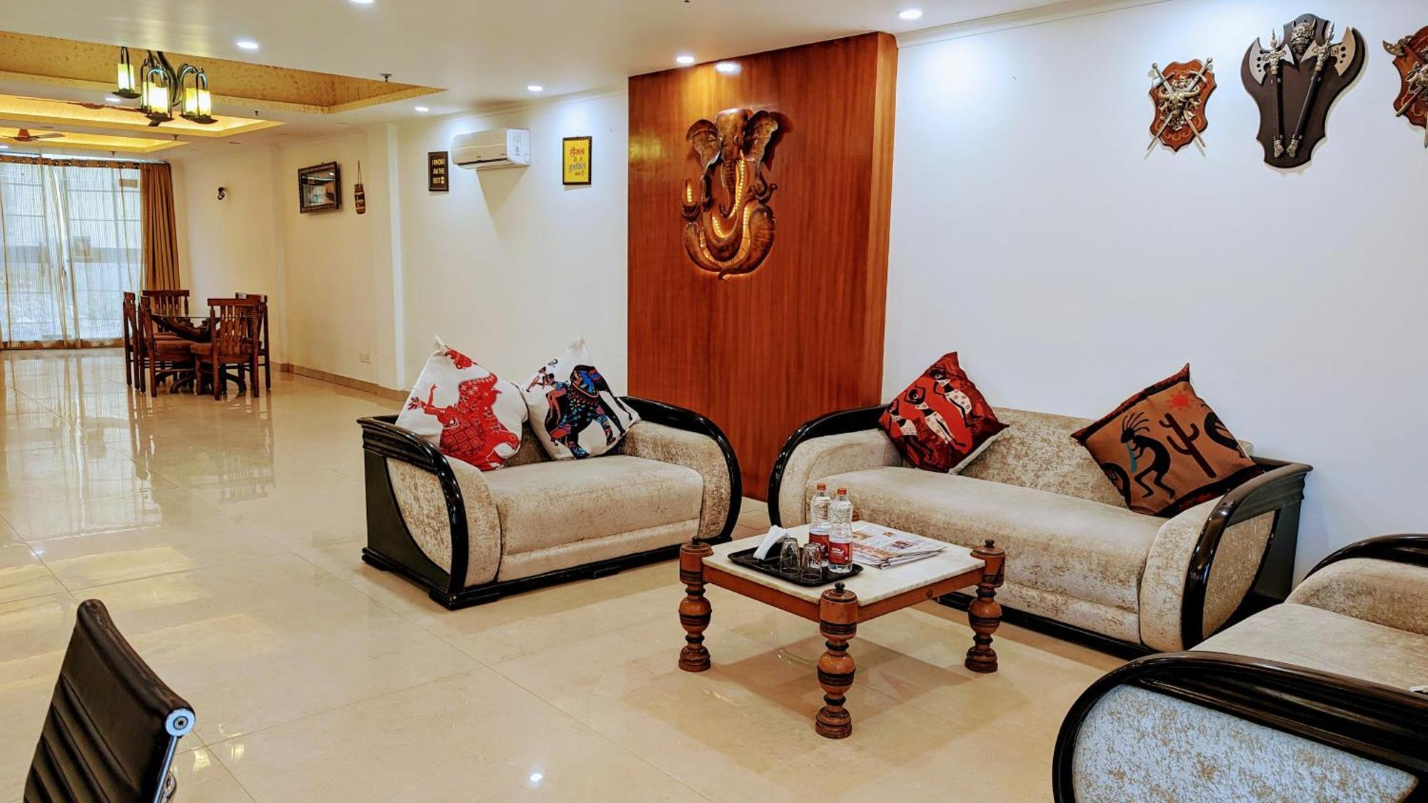 Hotel Moon Taj Near Yashobhoomi Convention Centre เดลี ภายนอก รูปภาพ