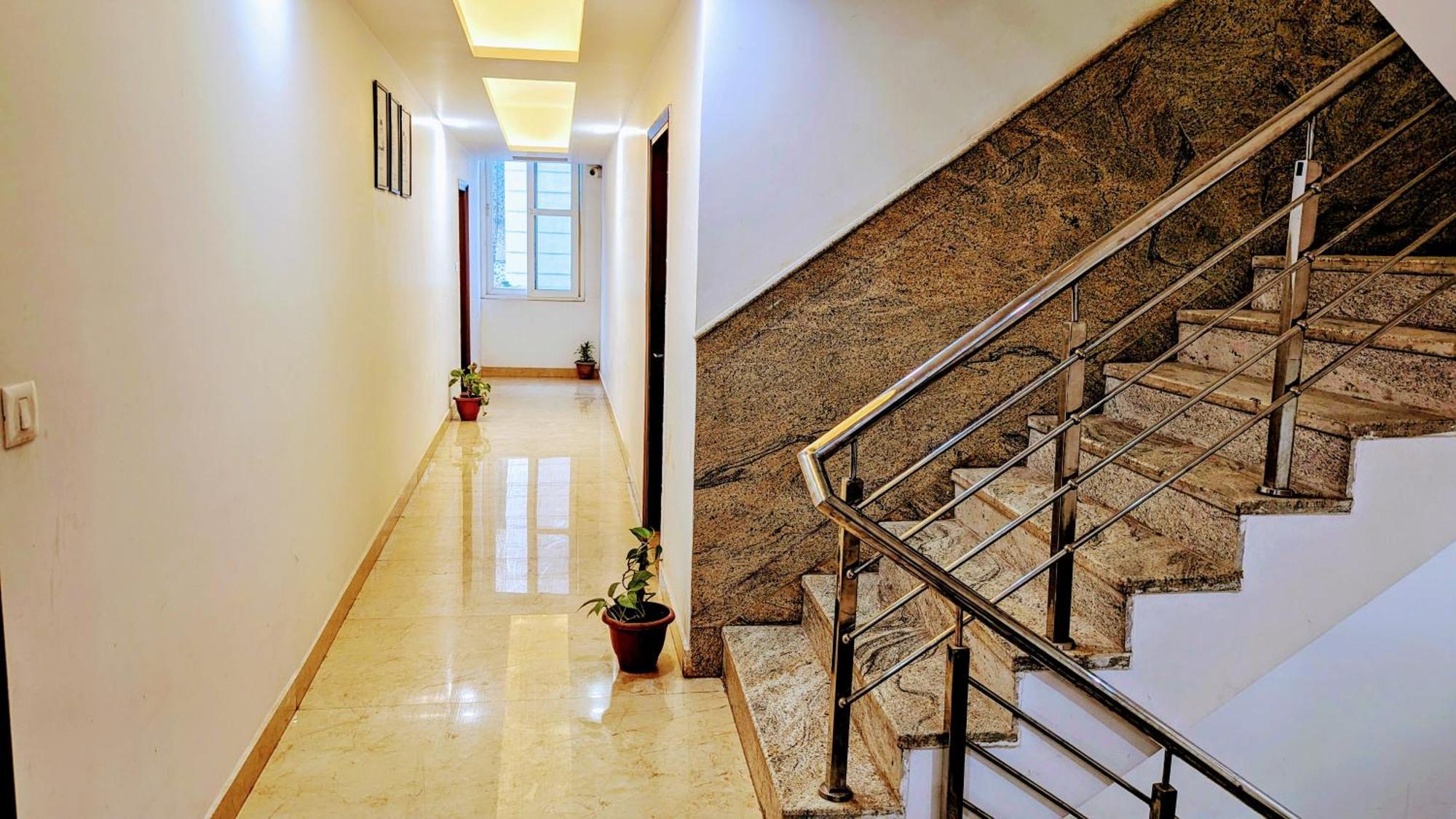 Hotel Moon Taj Near Yashobhoomi Convention Centre เดลี ภายนอก รูปภาพ