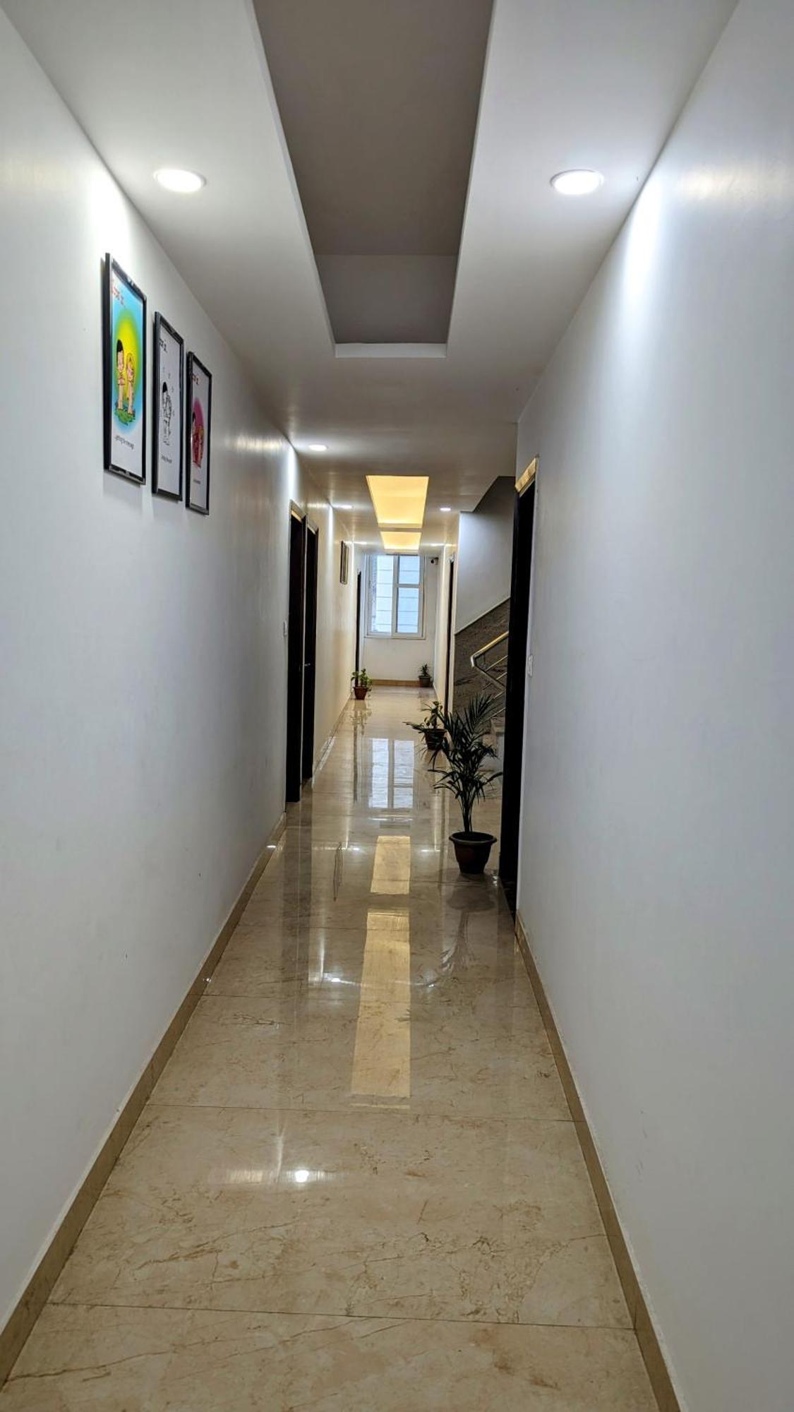 Hotel Moon Taj Near Yashobhoomi Convention Centre เดลี ภายนอก รูปภาพ