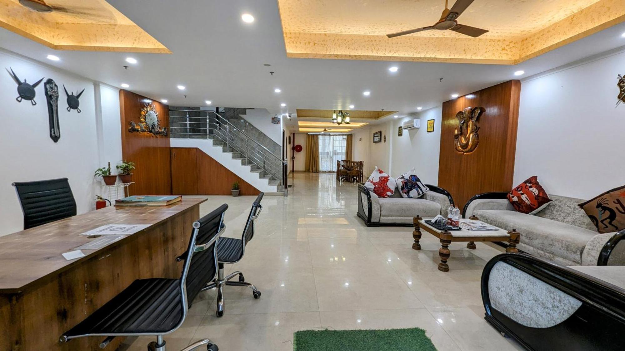 Hotel Moon Taj Near Yashobhoomi Convention Centre เดลี ภายนอก รูปภาพ
