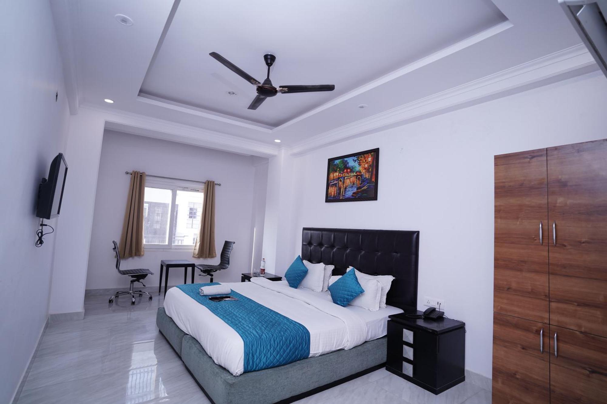 Hotel Moon Taj Near Yashobhoomi Convention Centre เดลี ภายนอก รูปภาพ