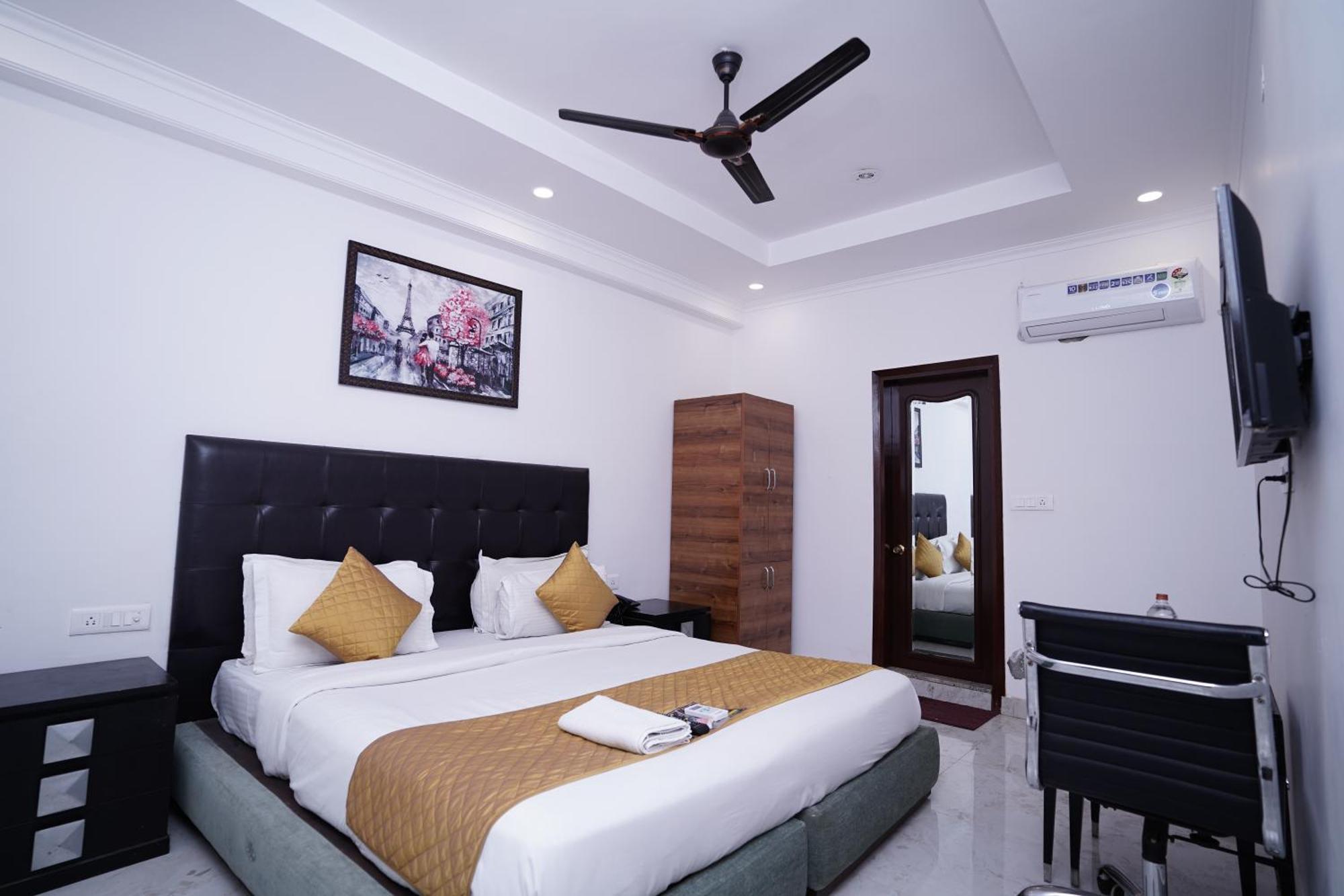 Hotel Moon Taj Near Yashobhoomi Convention Centre เดลี ภายนอก รูปภาพ