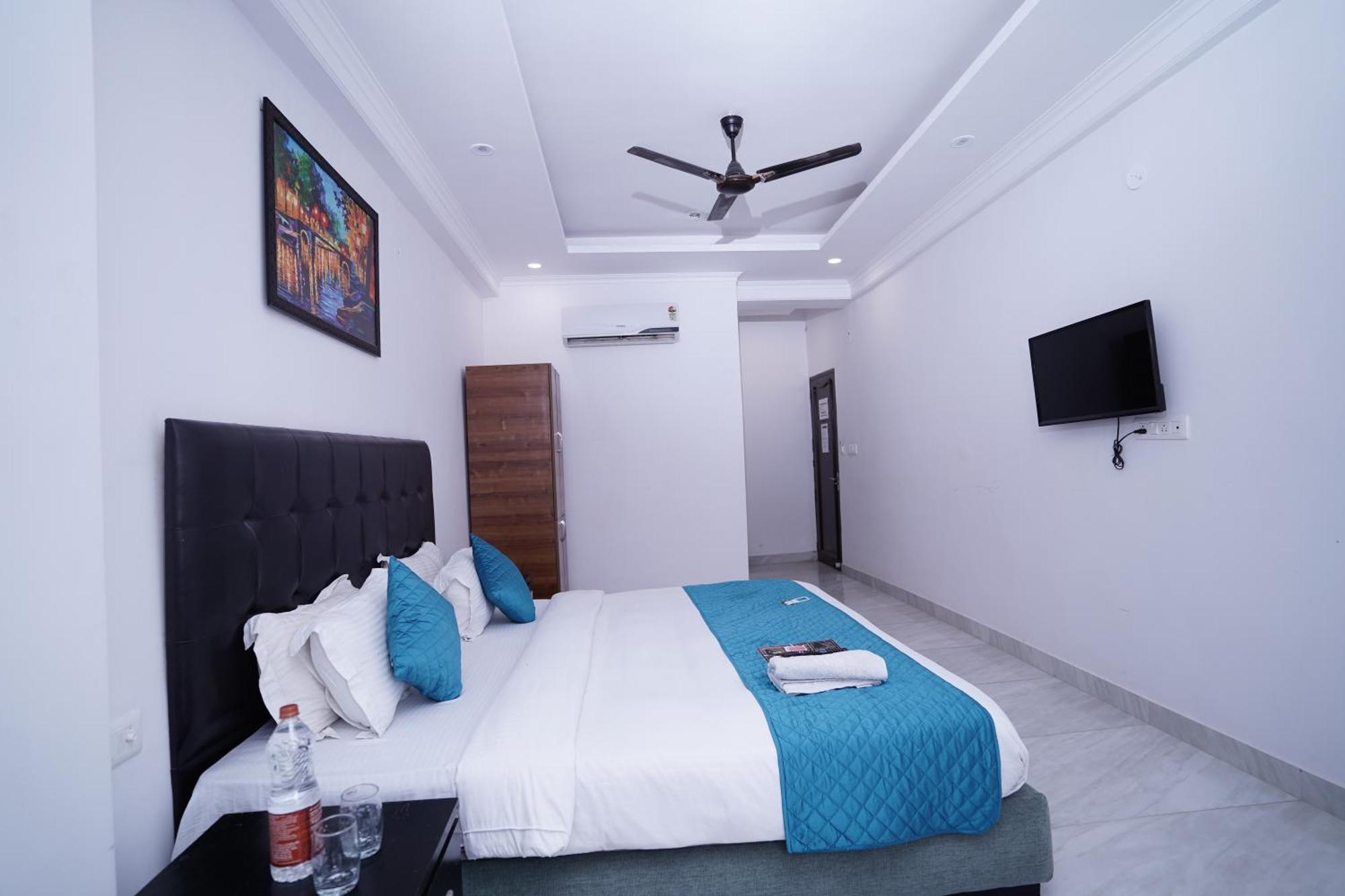Hotel Moon Taj Near Yashobhoomi Convention Centre เดลี ภายนอก รูปภาพ
