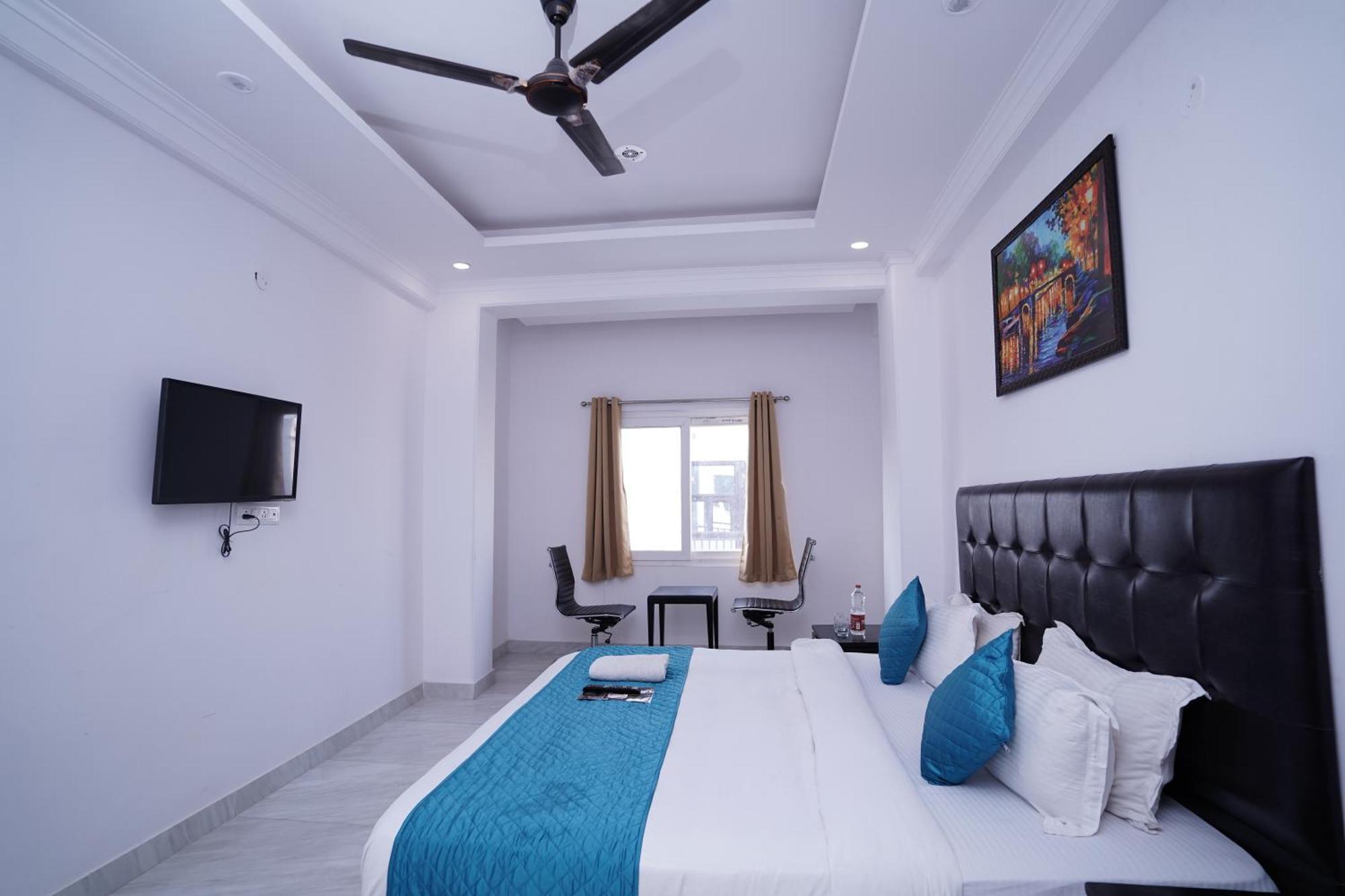 Hotel Moon Taj Near Yashobhoomi Convention Centre เดลี ภายนอก รูปภาพ