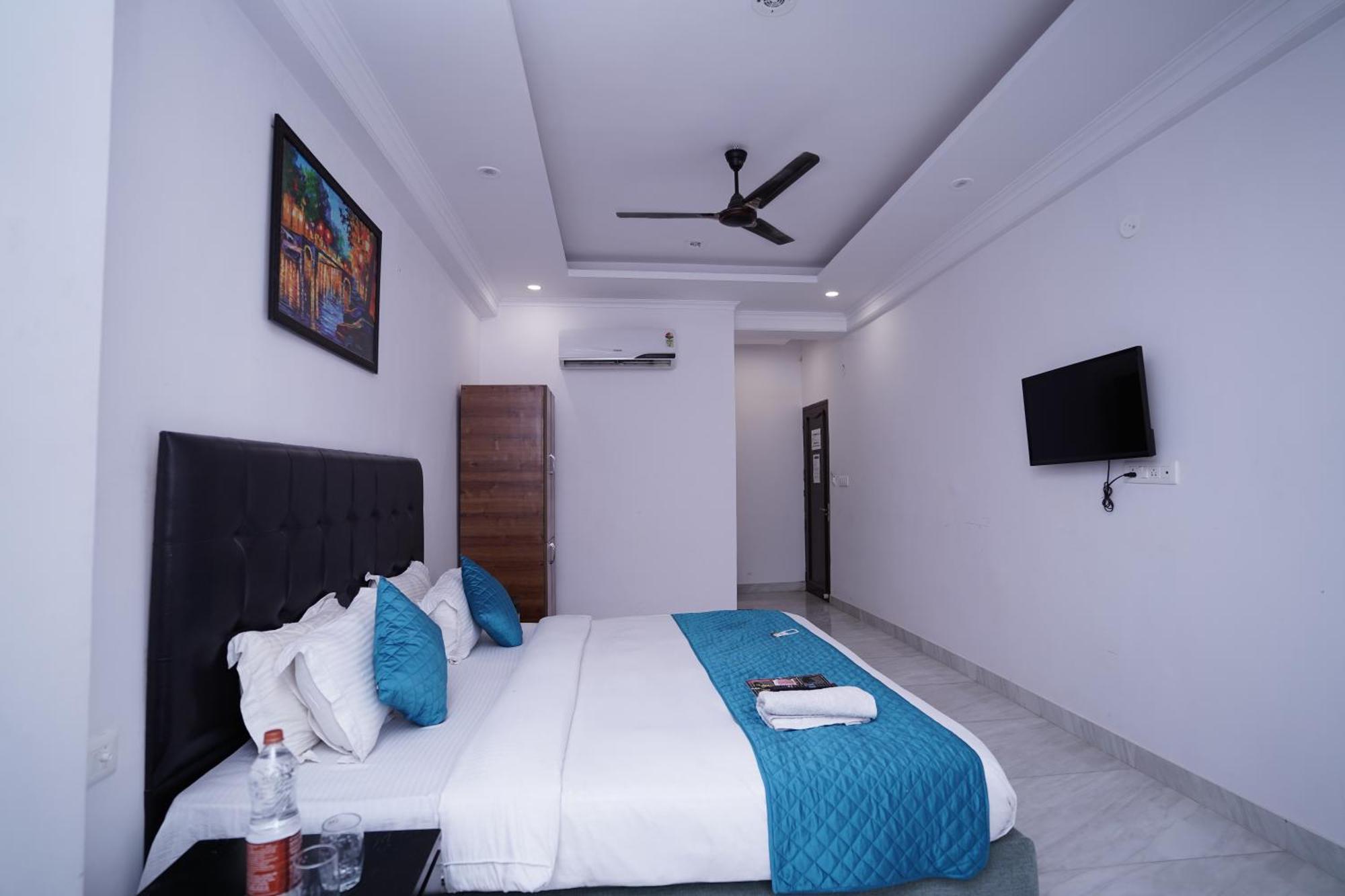 Hotel Moon Taj Near Yashobhoomi Convention Centre เดลี ภายนอก รูปภาพ