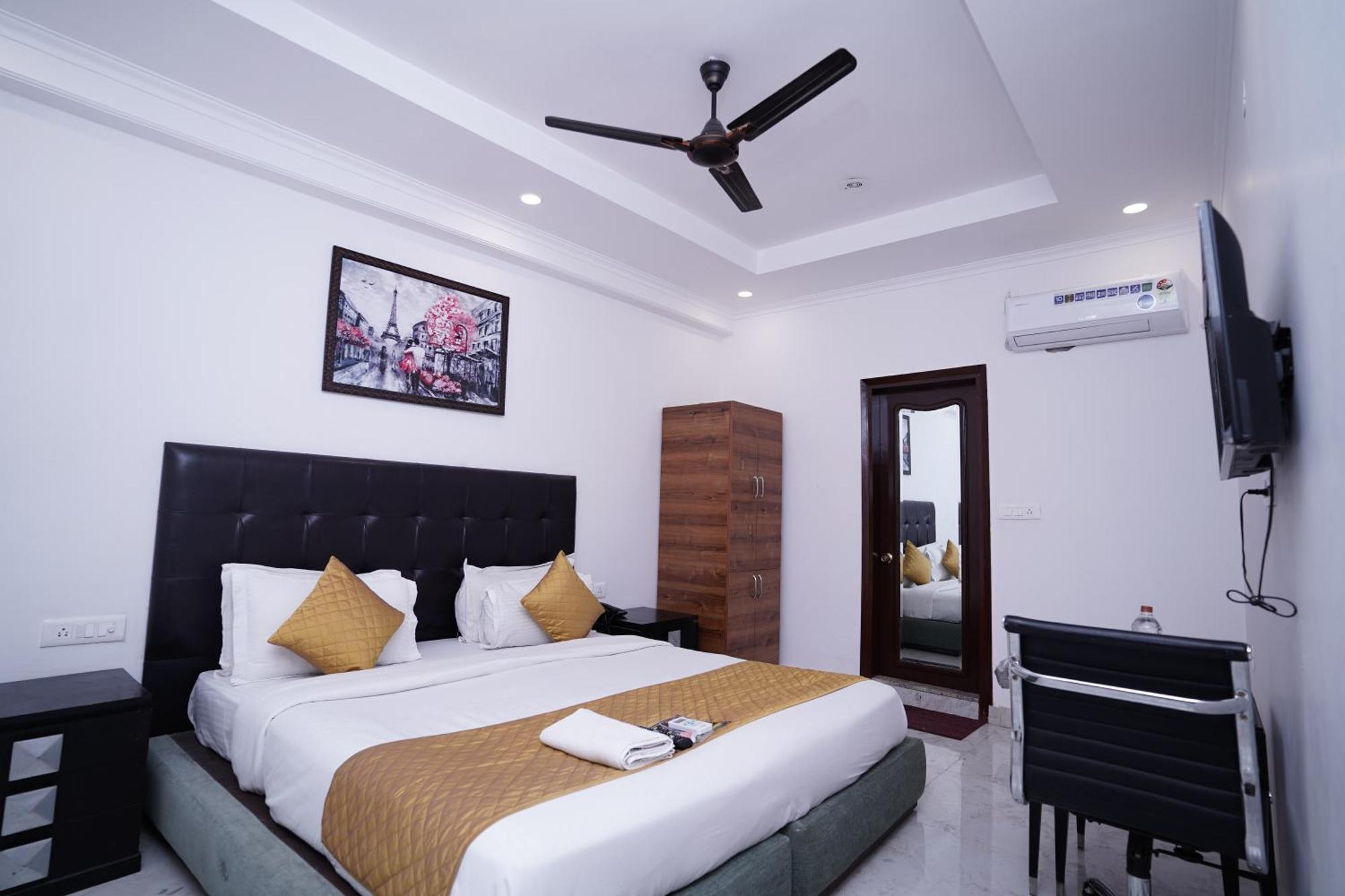 Hotel Moon Taj Near Yashobhoomi Convention Centre เดลี ภายนอก รูปภาพ